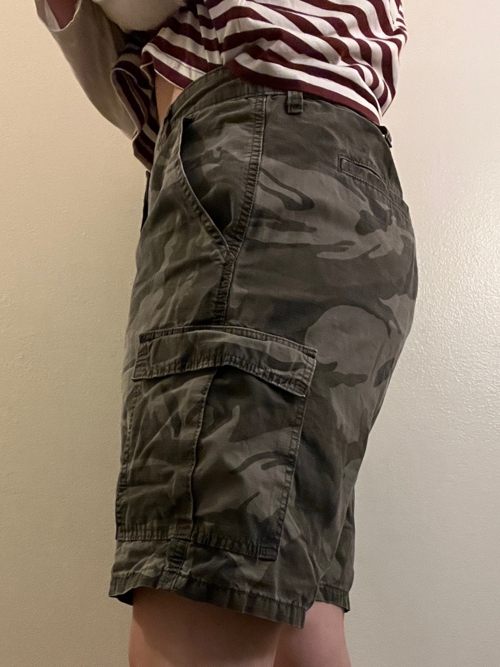 Wrangler Gray Camo Cargo Shorts - Men's - Picture 2 of 4